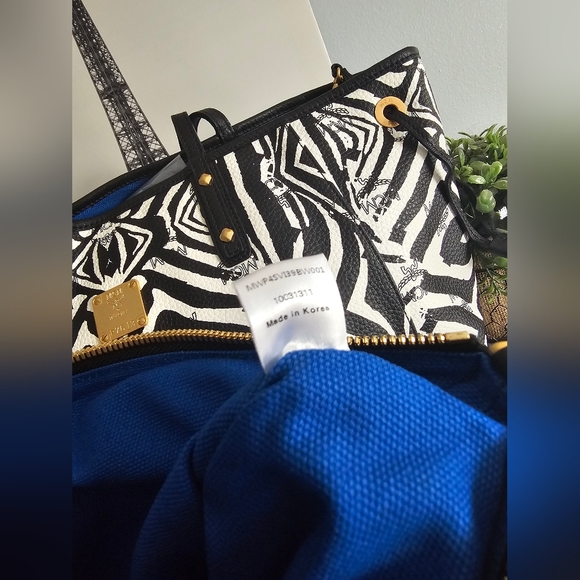 MCM Reversible Liz Tote & Pouch | Limited Edition Zebra Print w/Pochette - Picture 7 of 16